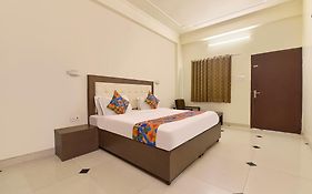 Fabhotel Dream Palace